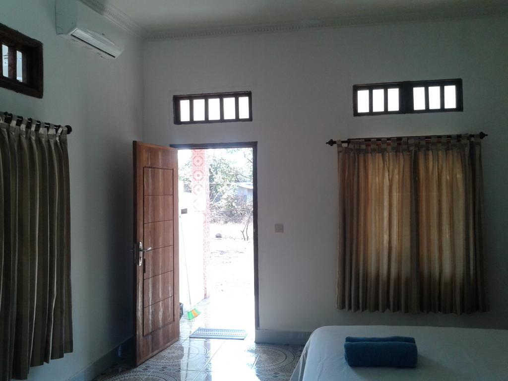 גילי מנו Putri Homestay חדר תמונה