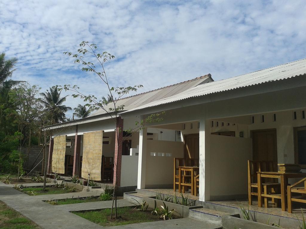 גילי מנו Putri Homestay חדר תמונה