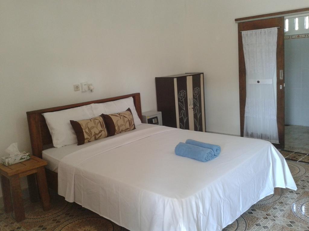 גילי מנו Putri Homestay חדר תמונה