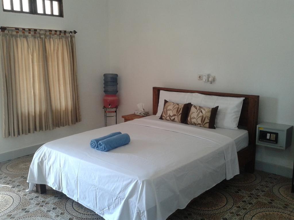 גילי מנו Putri Homestay חדר תמונה